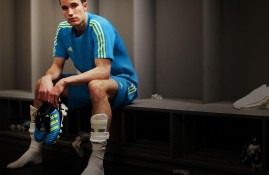 多米彩票-哈登连续十二场比赛得分超过赛况扑朔迷离，IG挑战极限！